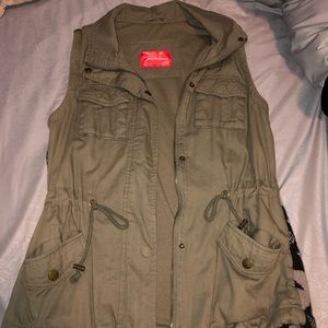 Vest with Aztec knit back